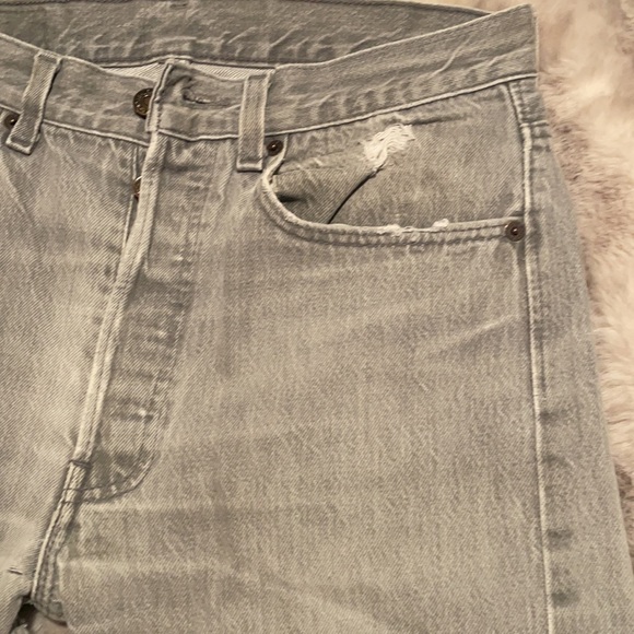 ✨light grey denim Levi’s jeans✨ - Picture 3 of 6